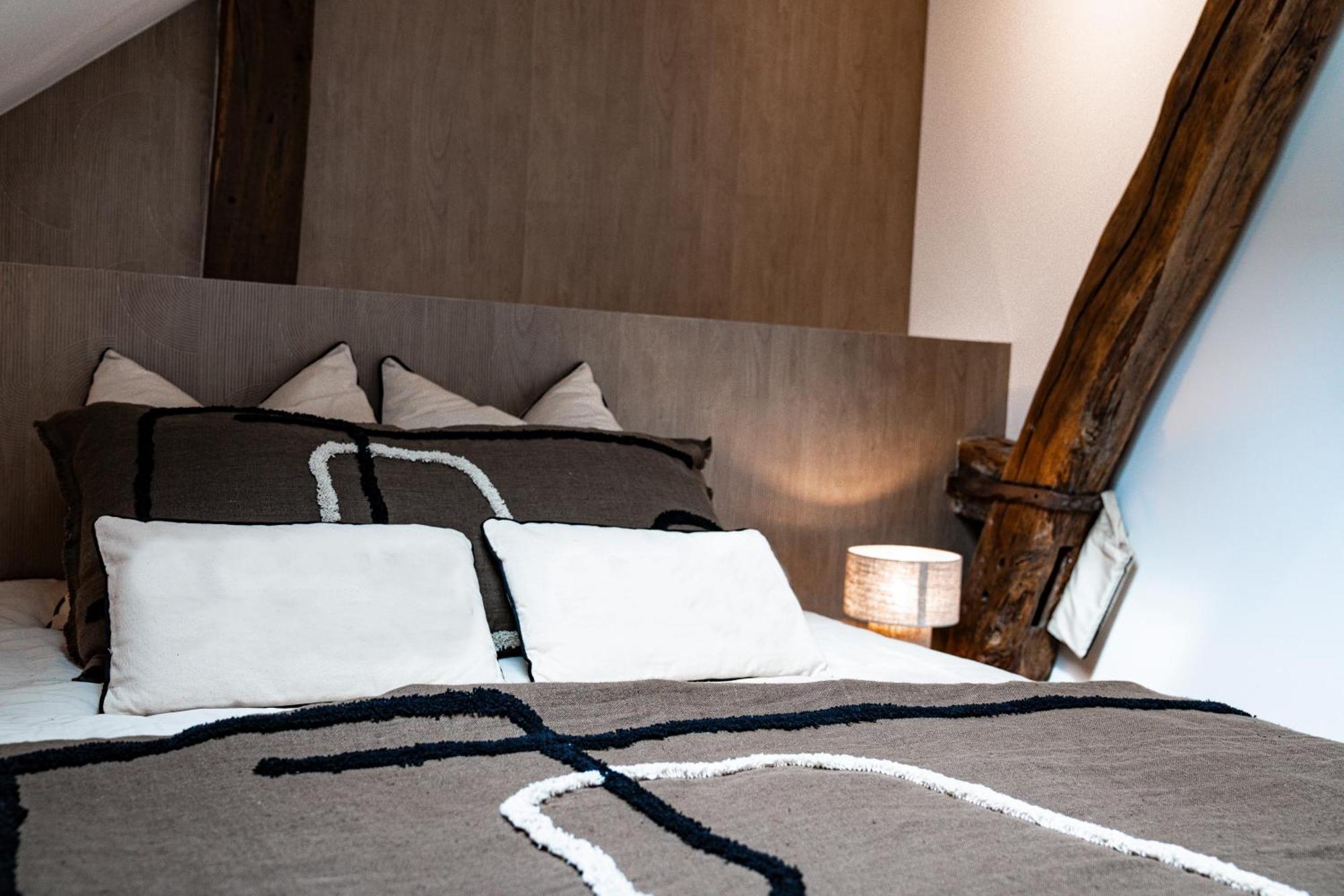 Velvet - Best Keys - Maison Duplex Elegante - Plein Centre Ville - Deco Minimaliste & Cosy - Literie Haut De Gamme - 2 Chambres Separees - Lit Queen Size & 1 Canape Convertible - Smart Tv - Wifi Fibre - Check-In Autonome Sens Dış mekan fotoğraf