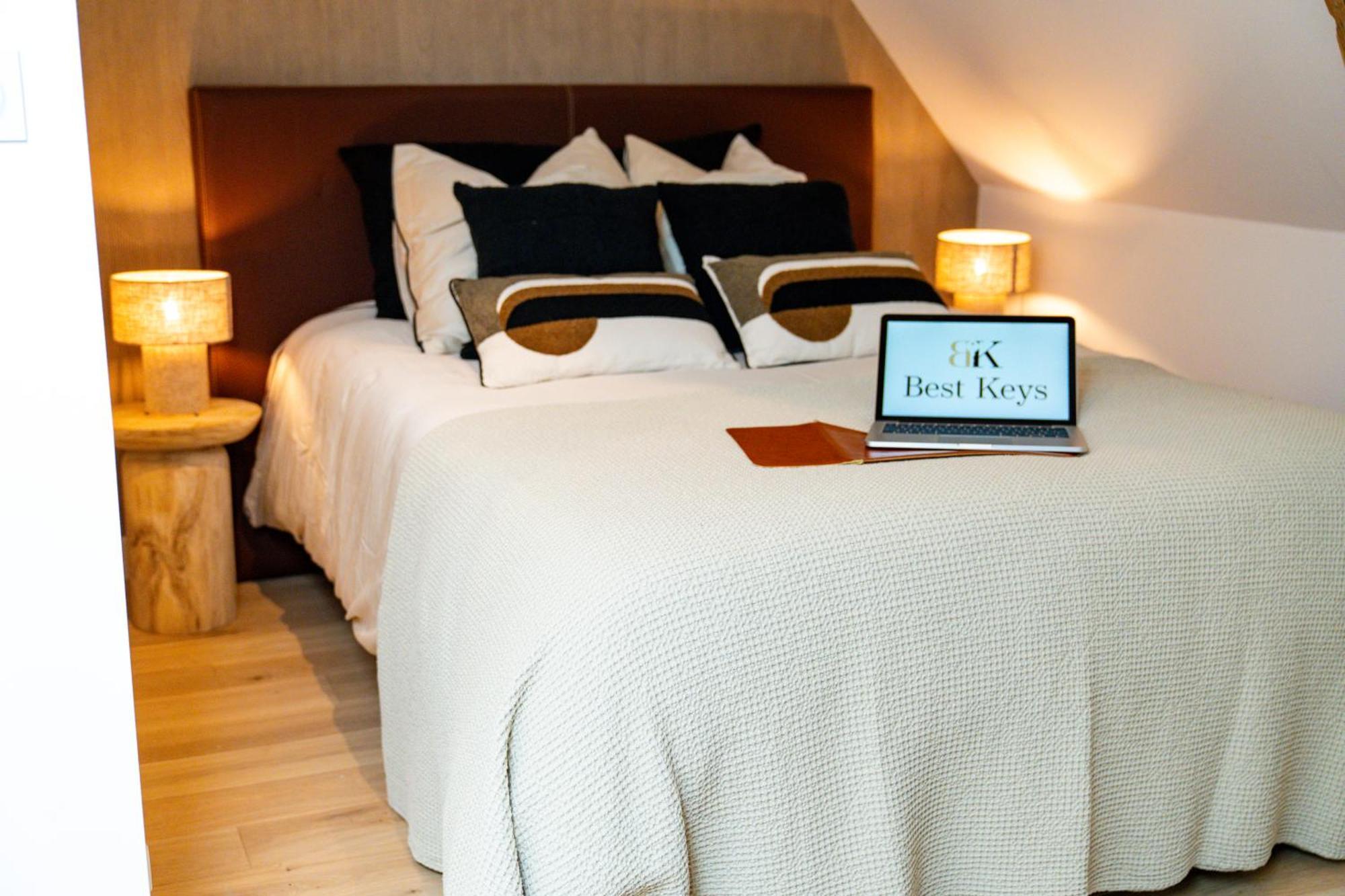 Velvet - Best Keys - Maison Duplex Elegante - Plein Centre Ville - Deco Minimaliste & Cosy - Literie Haut De Gamme - 2 Chambres Separees - Lit Queen Size & 1 Canape Convertible - Smart Tv - Wifi Fibre - Check-In Autonome Sens Dış mekan fotoğraf